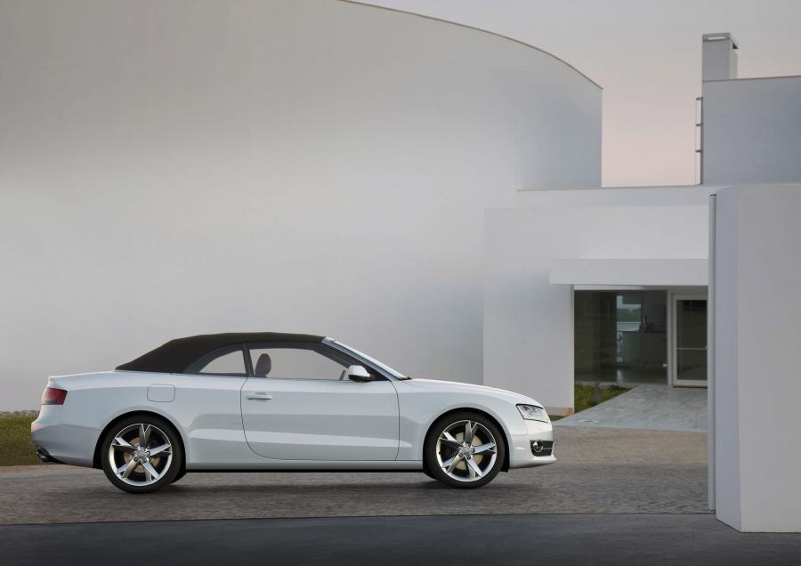  Audi A5 Cabriolet 3.0 TDI 2009 года  (фото 53 из 72)